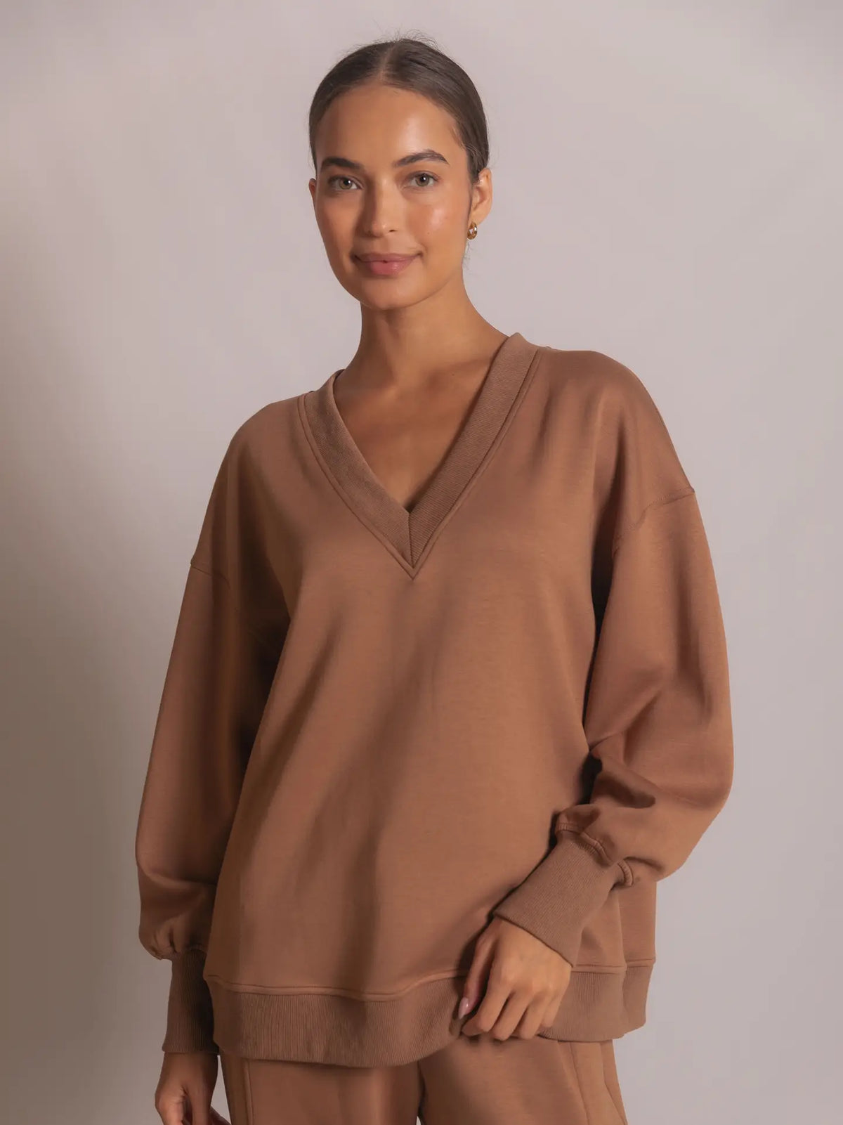 P.Cill Butter Modal Ribbed Contrast V-Neck Pullover Latte