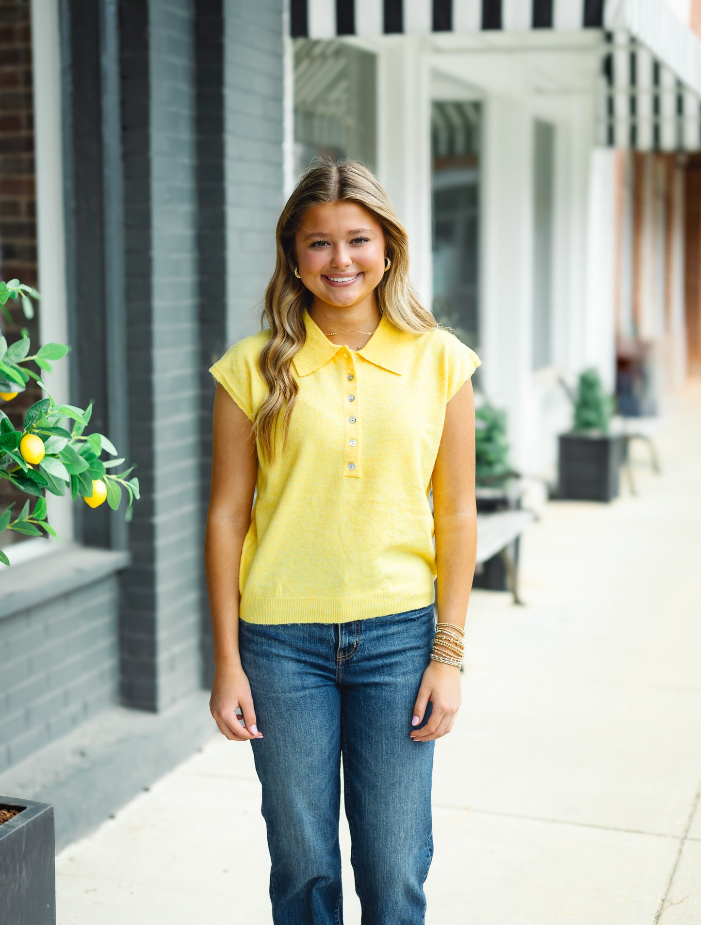 Mal sweater in yellow