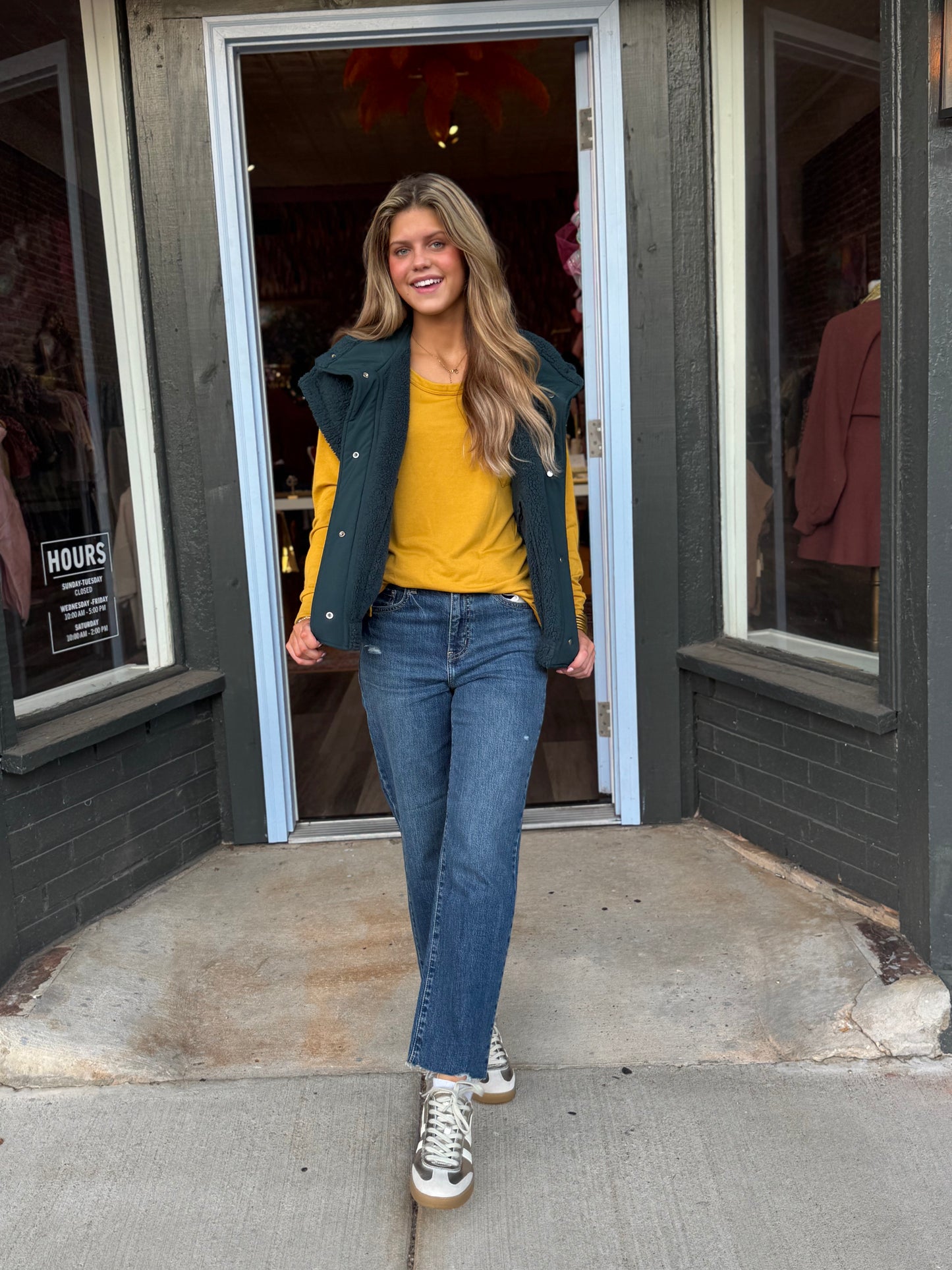 Jessica Sherpa Vest in Dark Sea Green