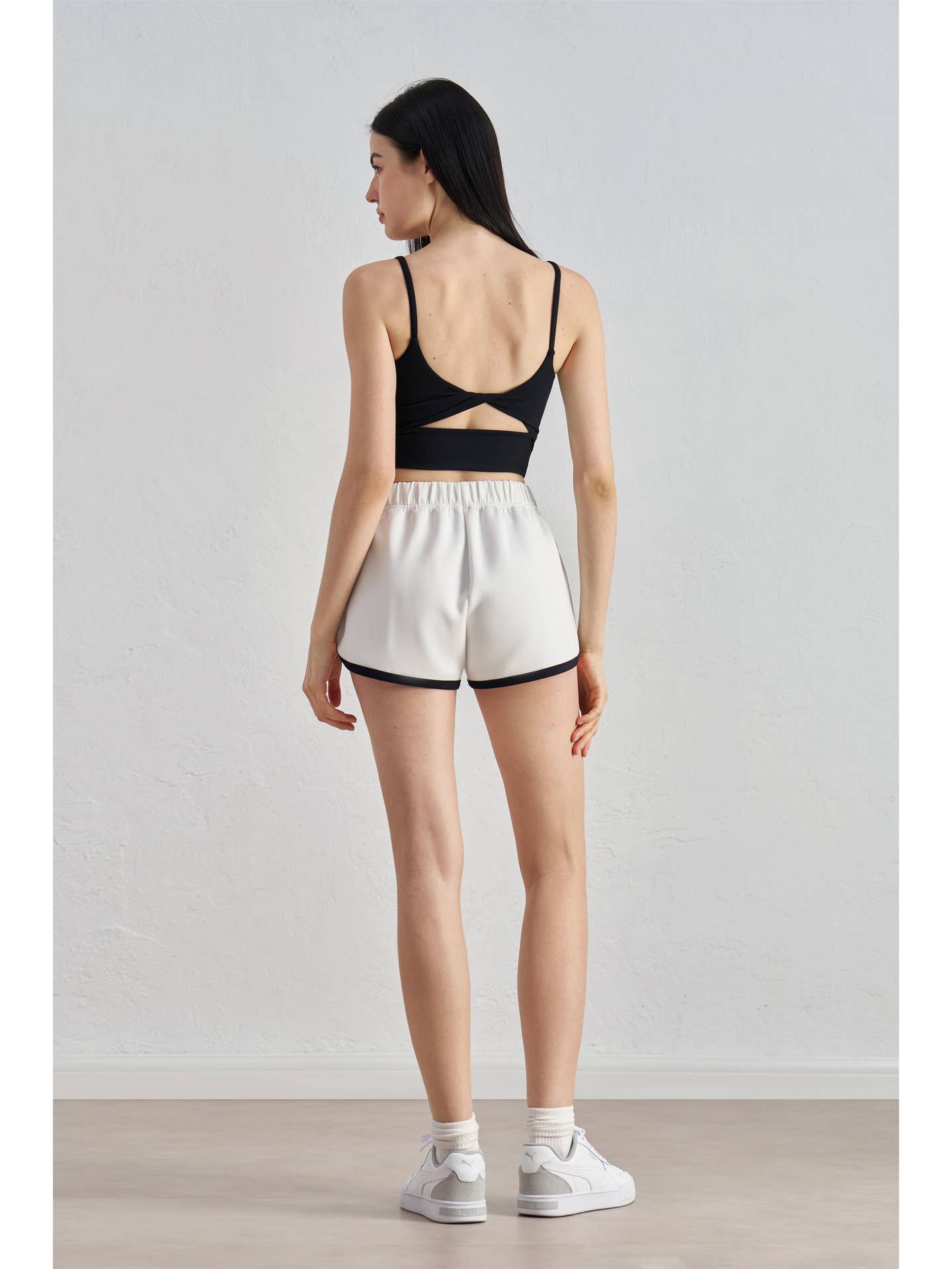 Twist Back Tank in Black