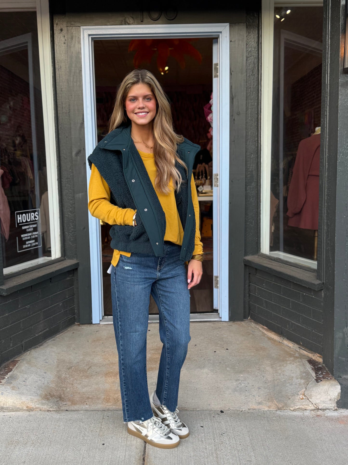 Jessica Sherpa Vest in Dark Sea Green