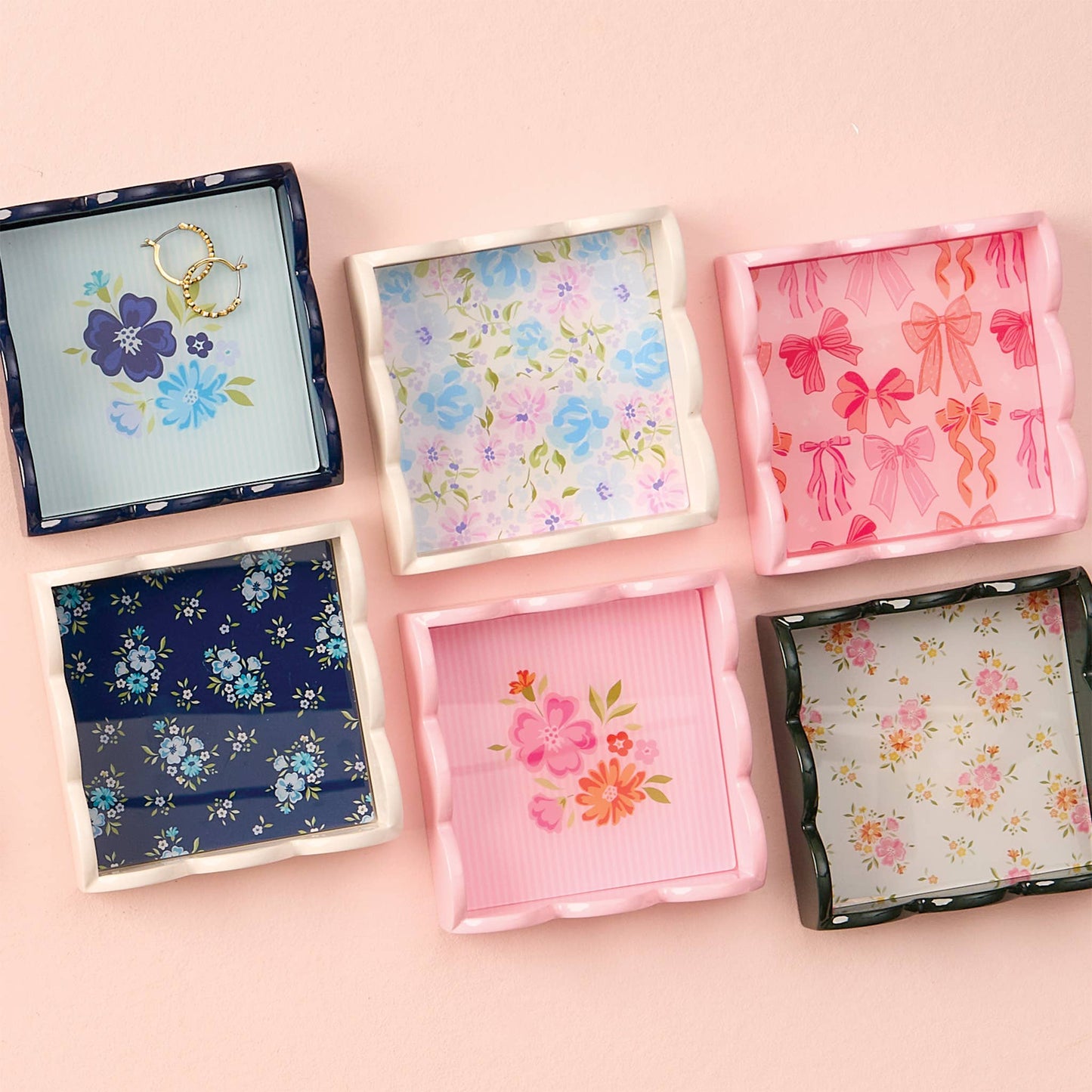 Scallop Trinket Tray-Blushing Bows