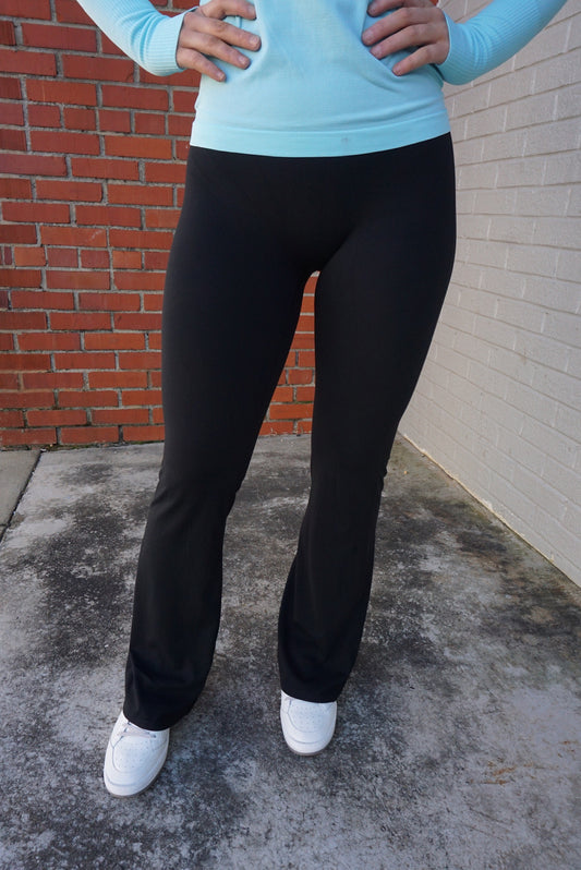 The Weekend Flare Leggings - Black