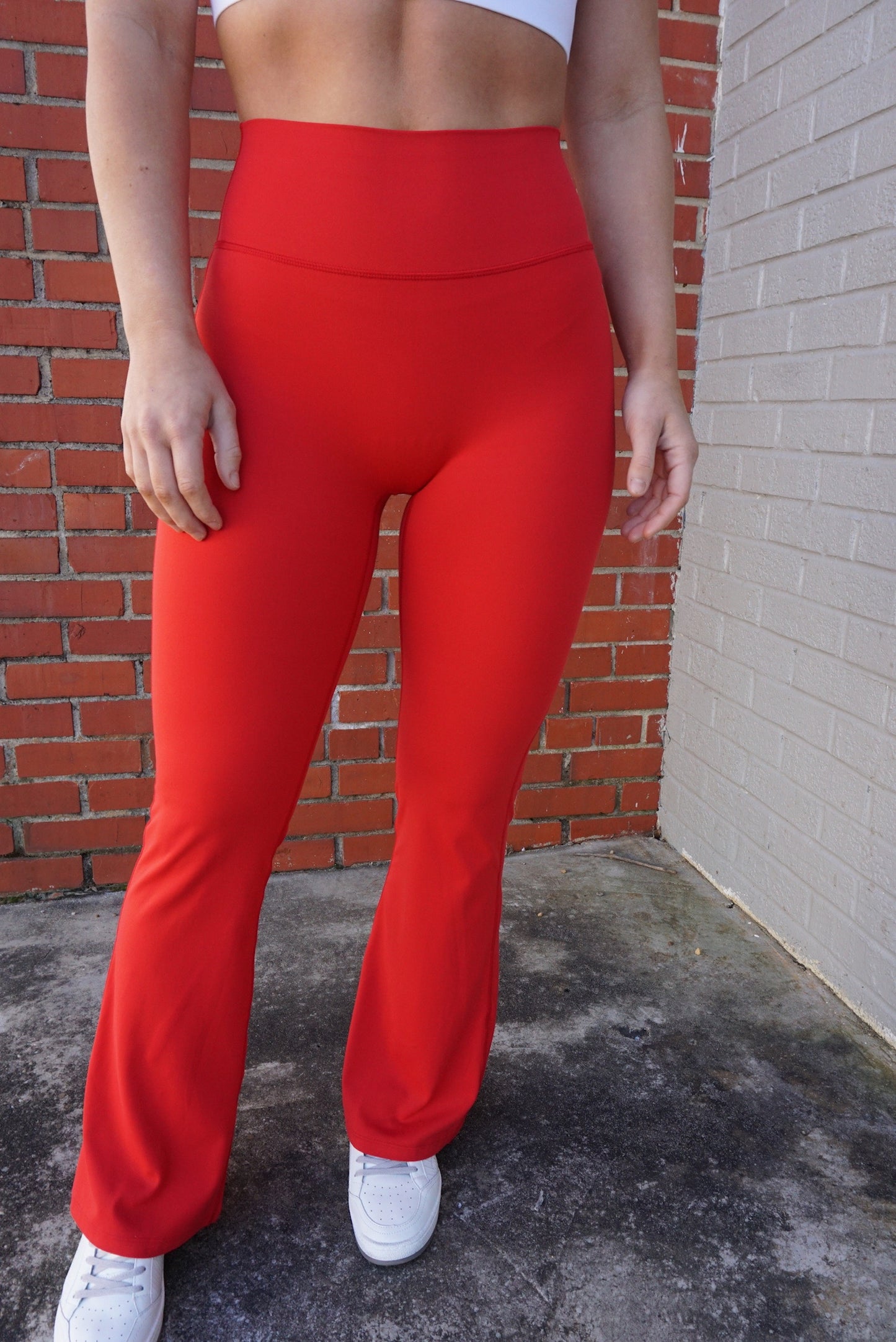 The Weekend Flare Leggings - Red