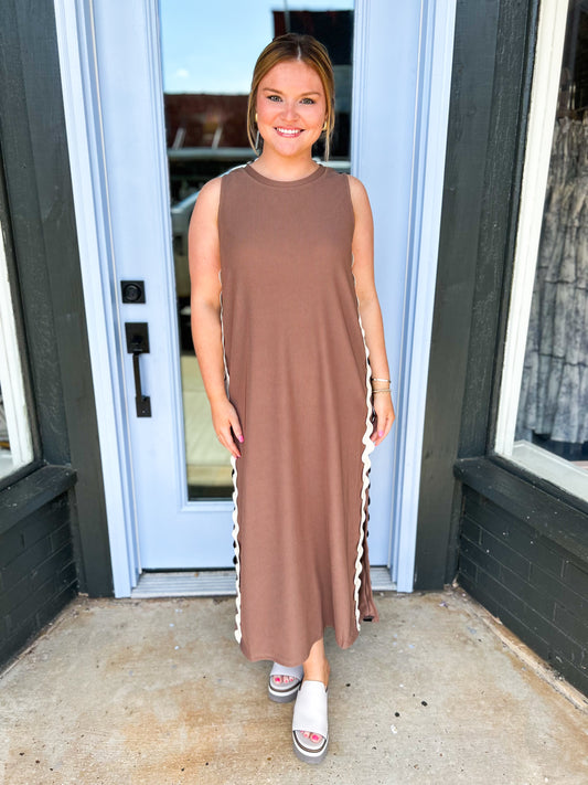 Kayla Ric Rac Midi in Mocha