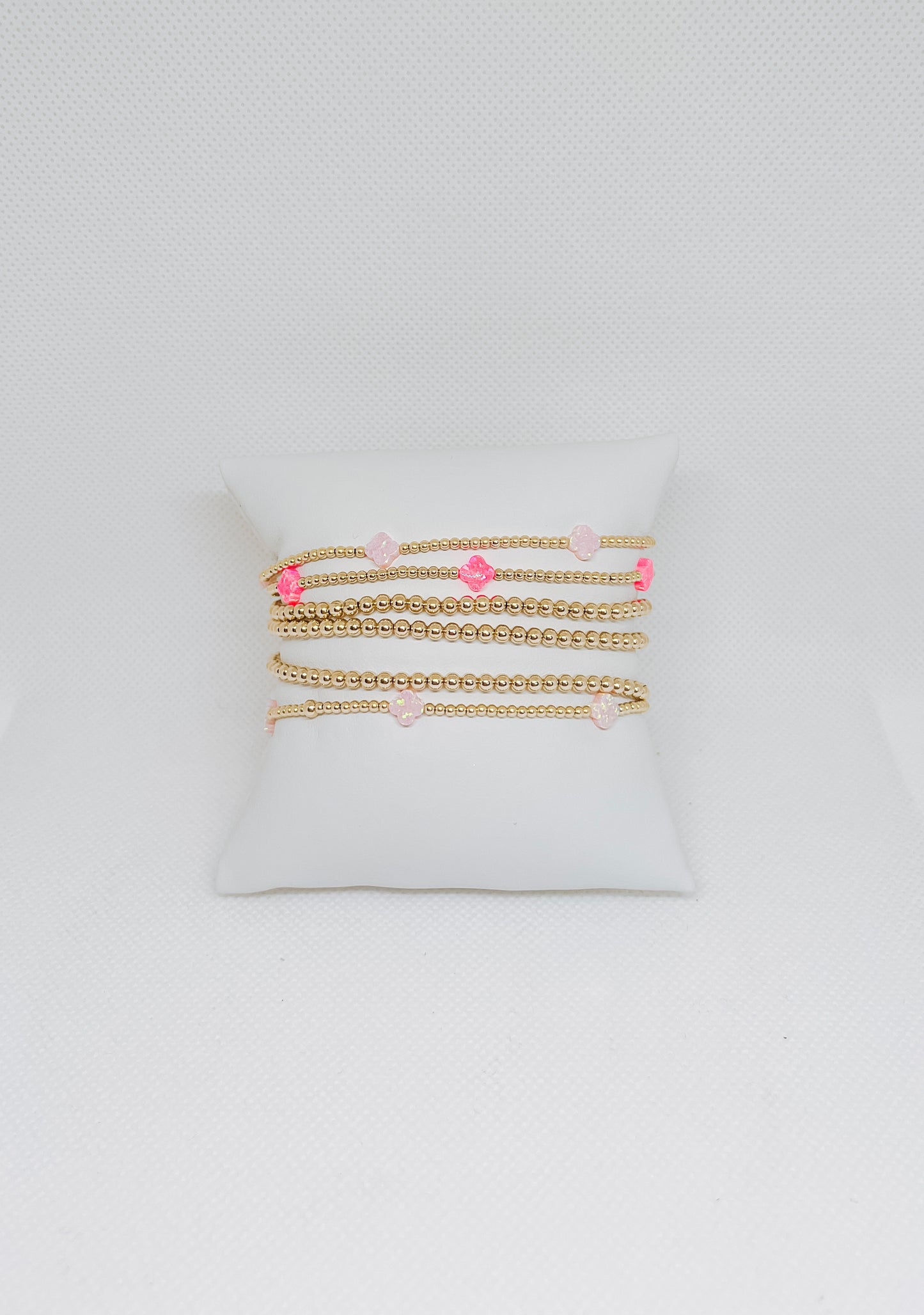 Gold bead bracelet with opal clover - light pink