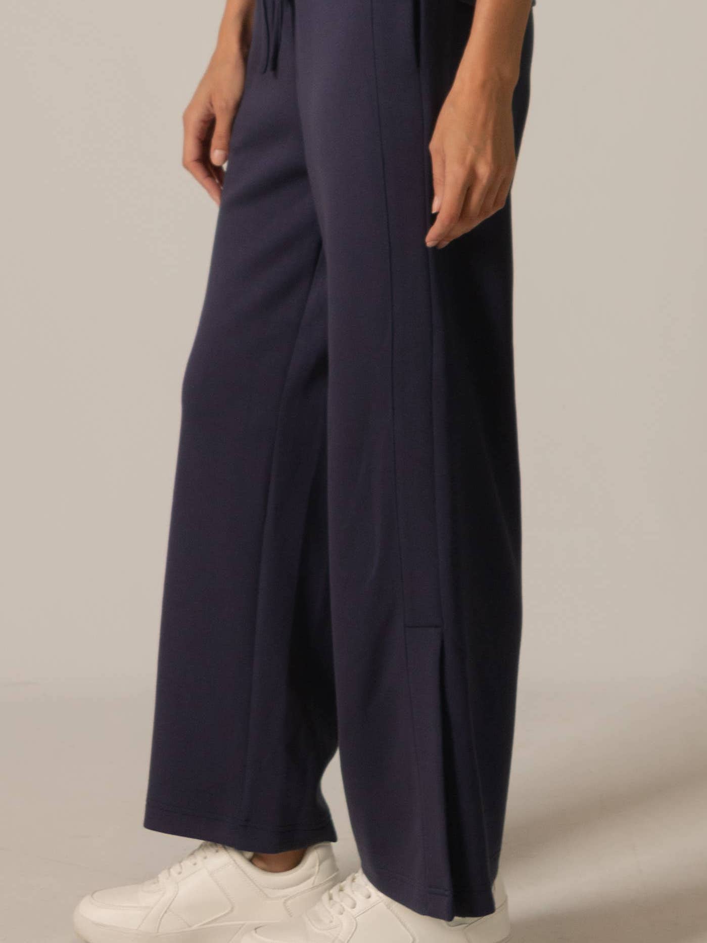 Butter Model Wide Leg Pants in Navy