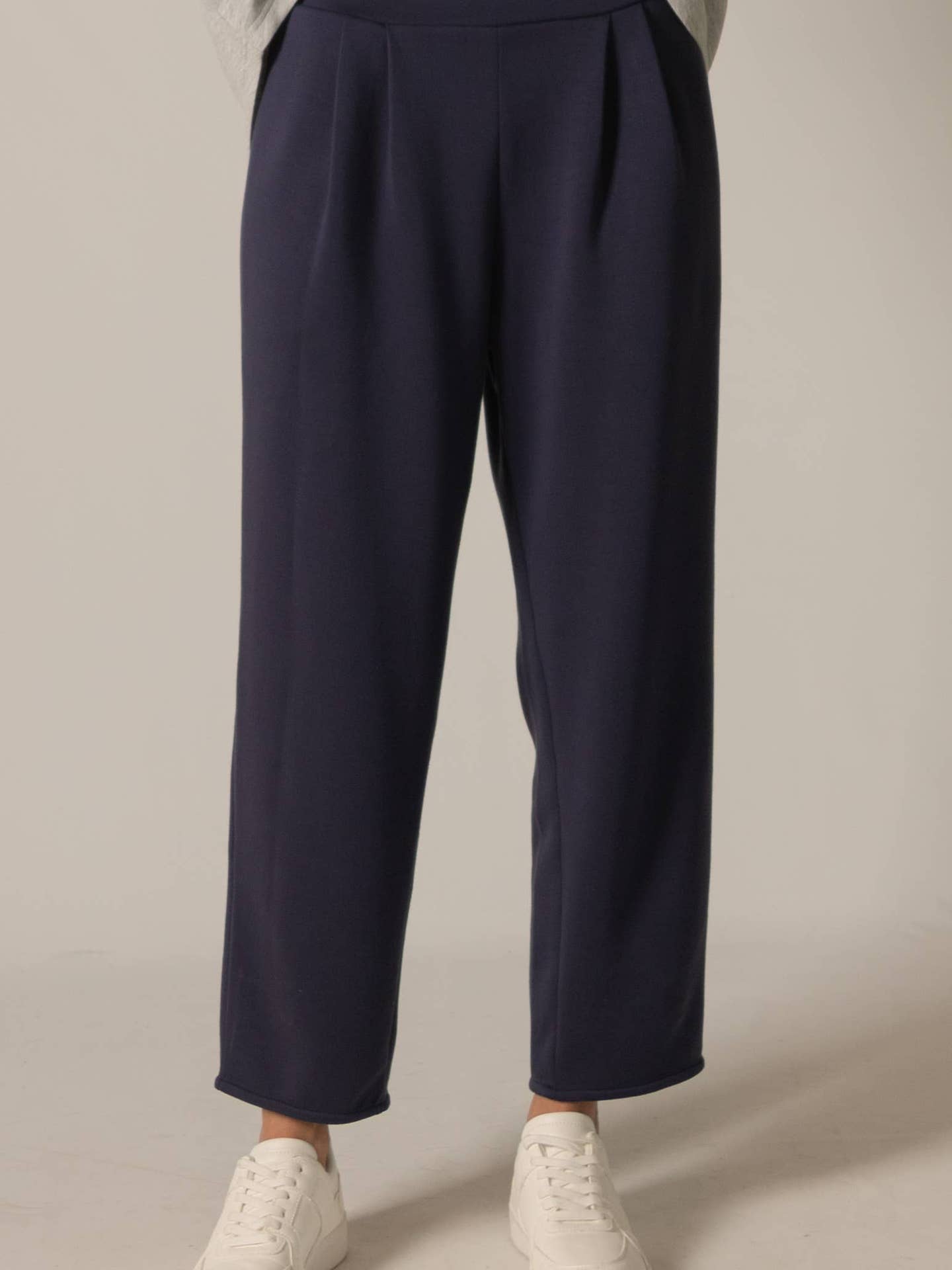 Megan Tapered Pants in Navy P.Cill